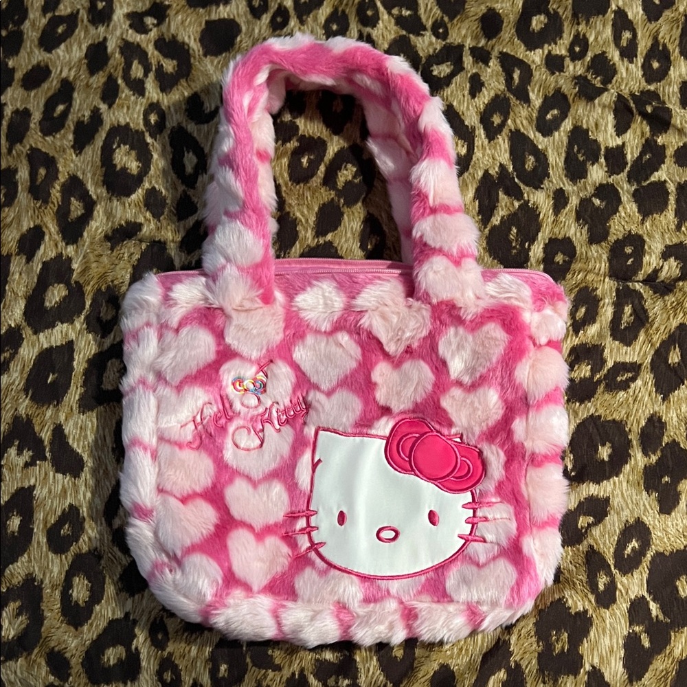 SHEIN Hello Kitty Furry Handbag 🩷🤍